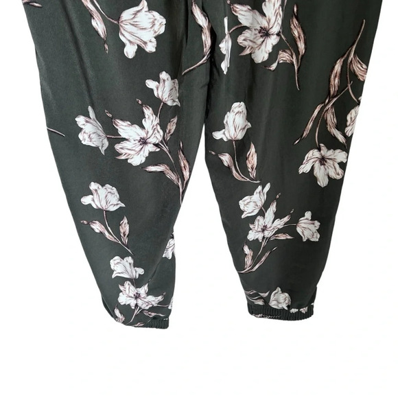 One by Chapter one Pull On Jogger Pants floral size M New - Picture 7 of 12
